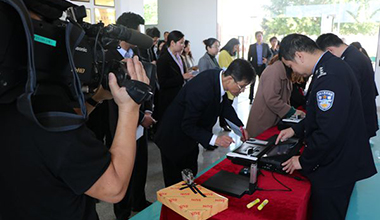 “一體機”來了，霸王花集團成為全國首家享受該服務的企業