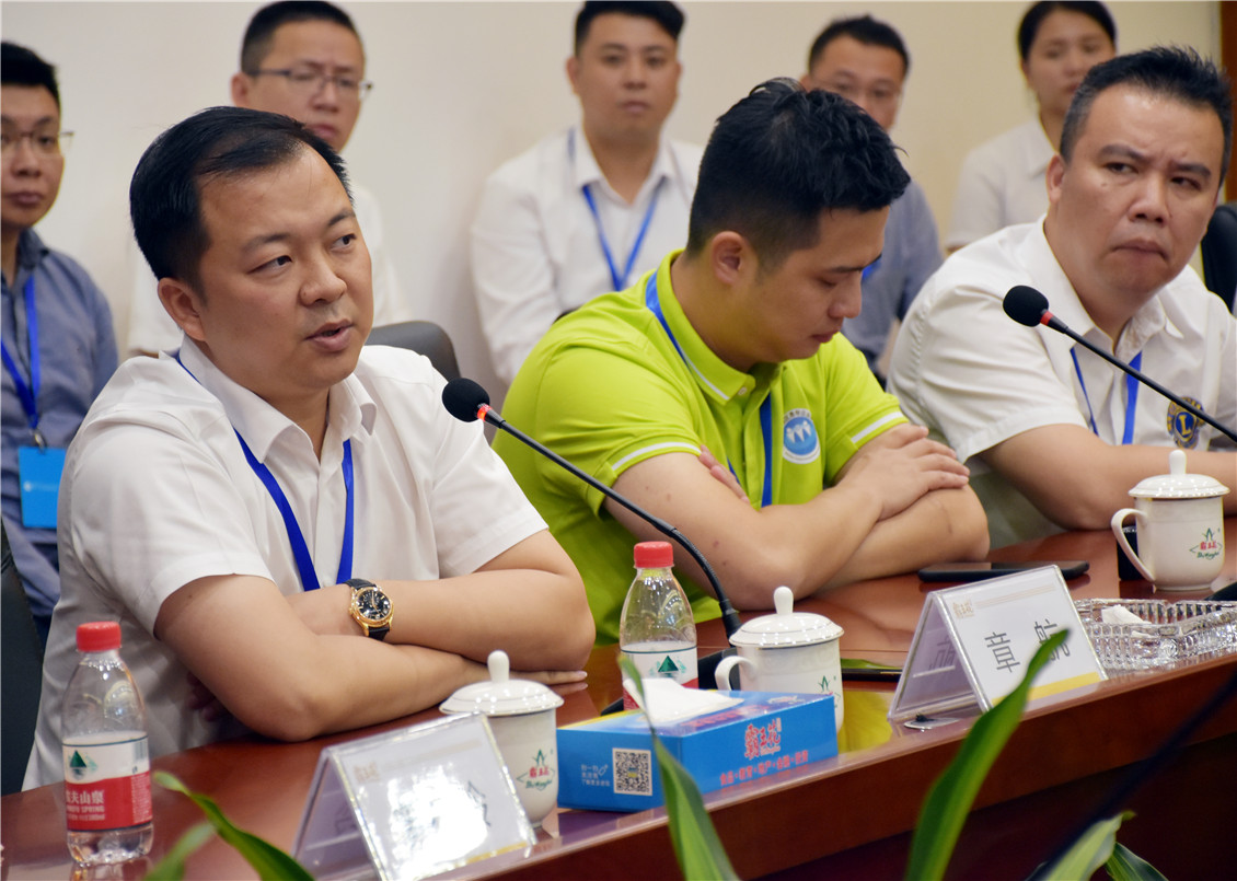 1603845892334818.jpg 3章航會(huì)長(zhǎng)講話(左一).jpg