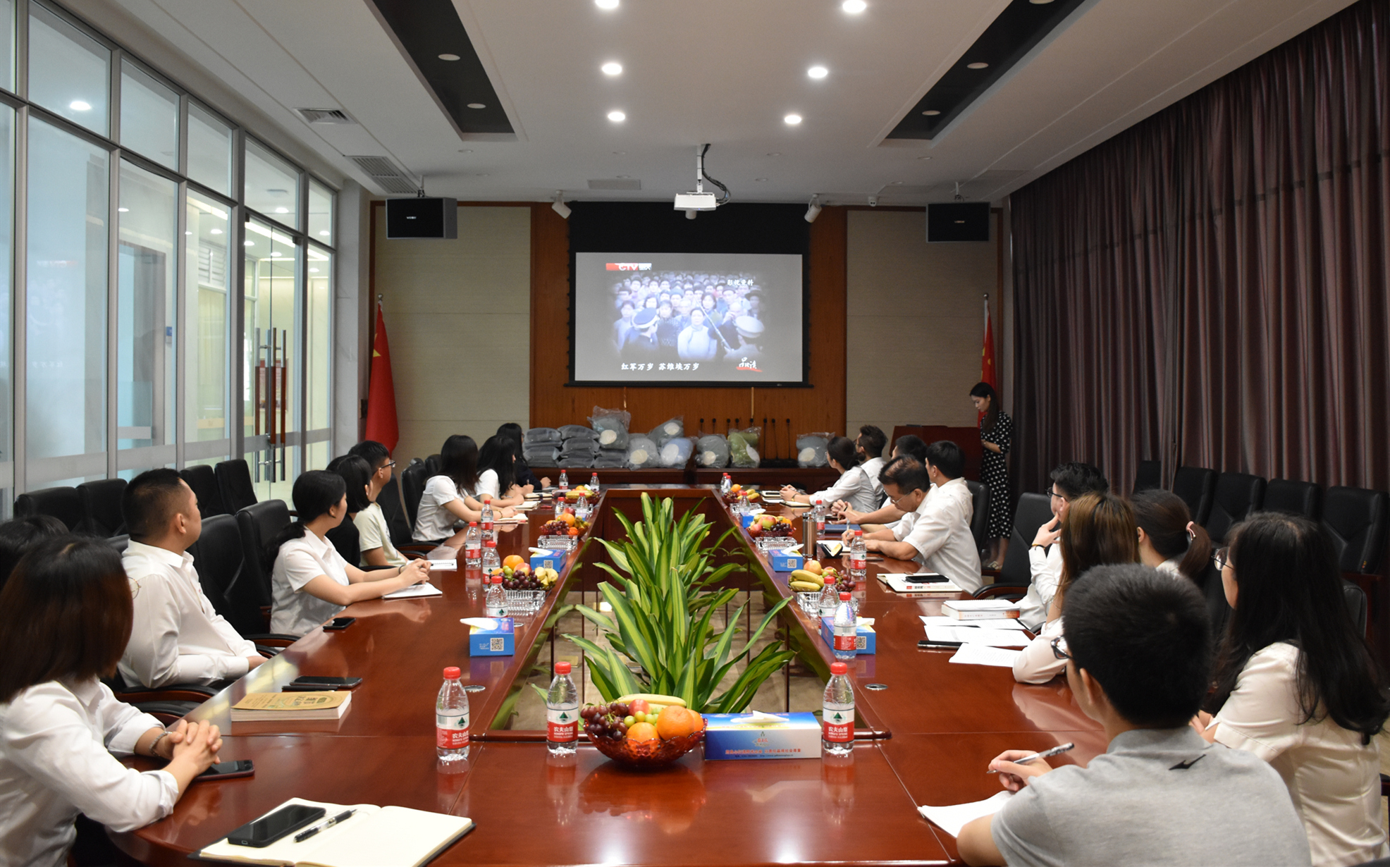 品讀紅色經典 喜迎建黨百年 | 廣東霸王花集團舉辦讀書沙龍活動